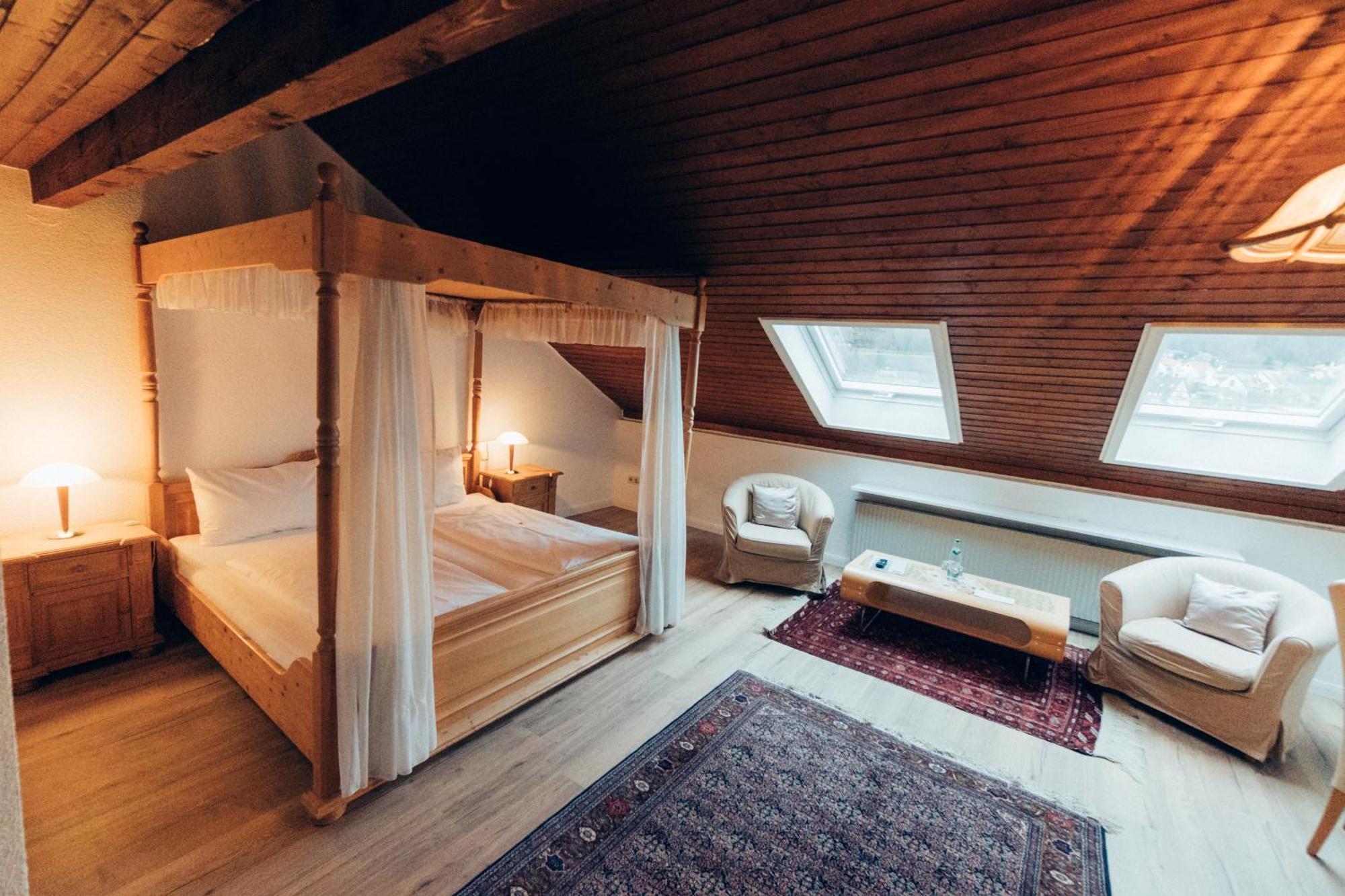 Gasthof Hotel Zur Post Egloffstein Exteriér fotografie