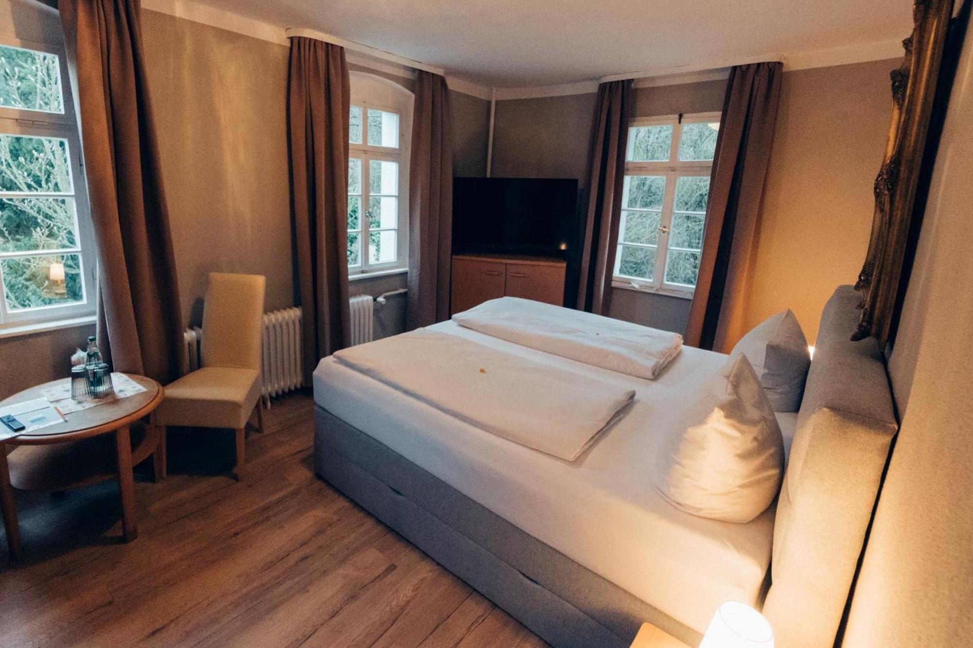 Gasthof Hotel Zur Post Egloffstein Exteriér fotografie