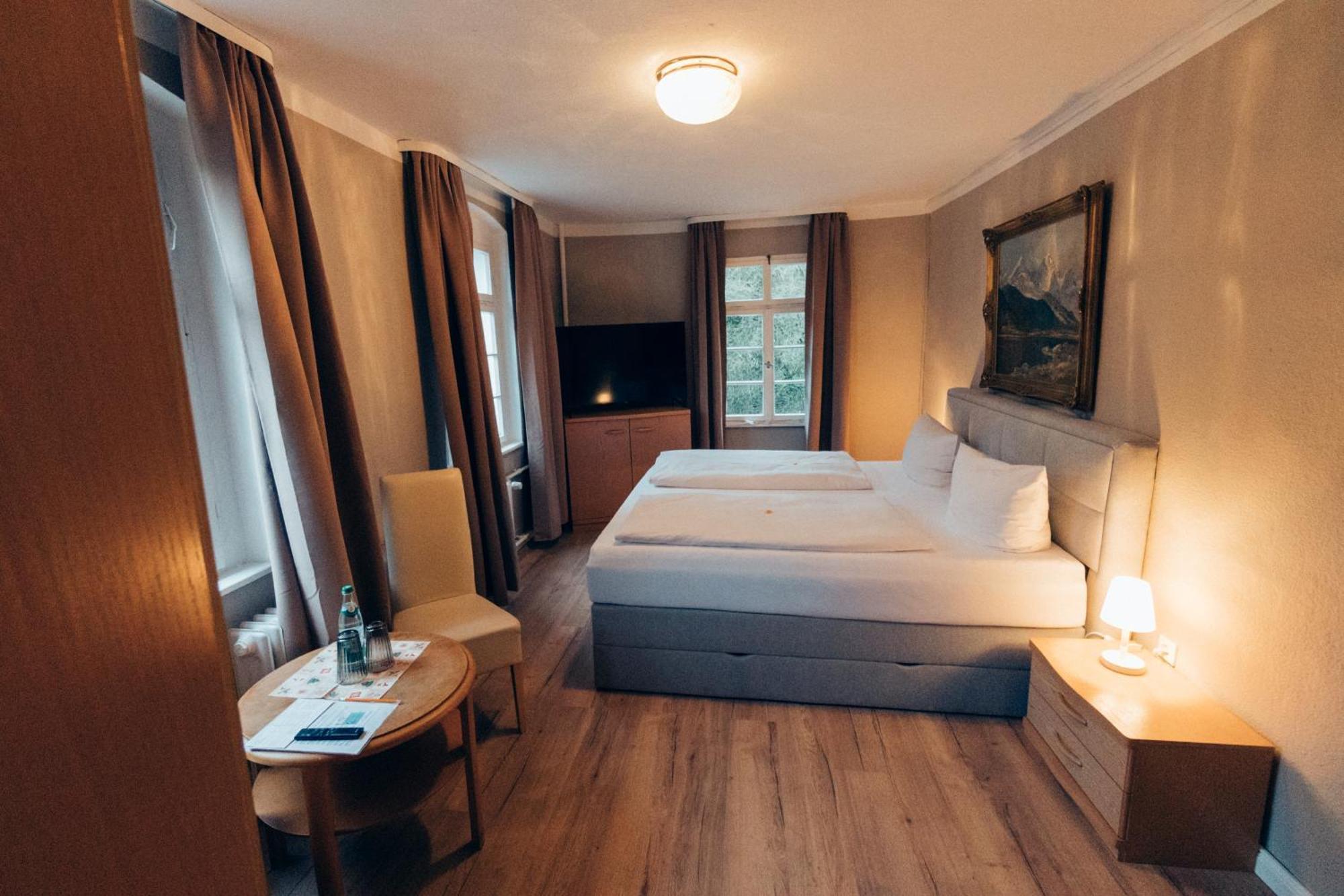 Gasthof Hotel Zur Post Egloffstein Exteriér fotografie