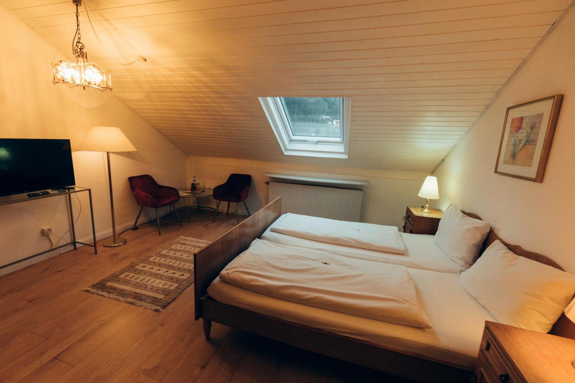 Gasthof Hotel Zur Post Egloffstein Exteriér fotografie